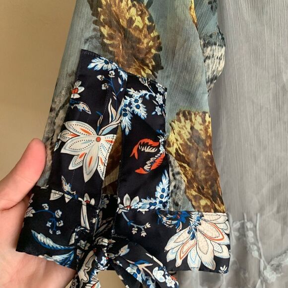 Beautiful Floral dress Brand Tiny size small - Picture 4 of 7